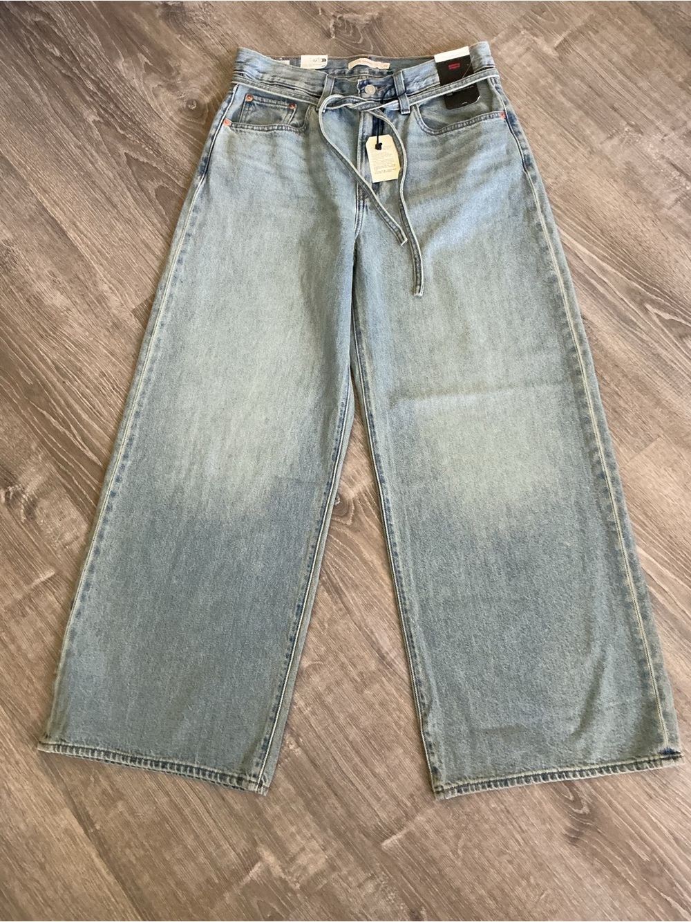 NWT Levi’s XL Straight Mid Rise Light Wash Jeans